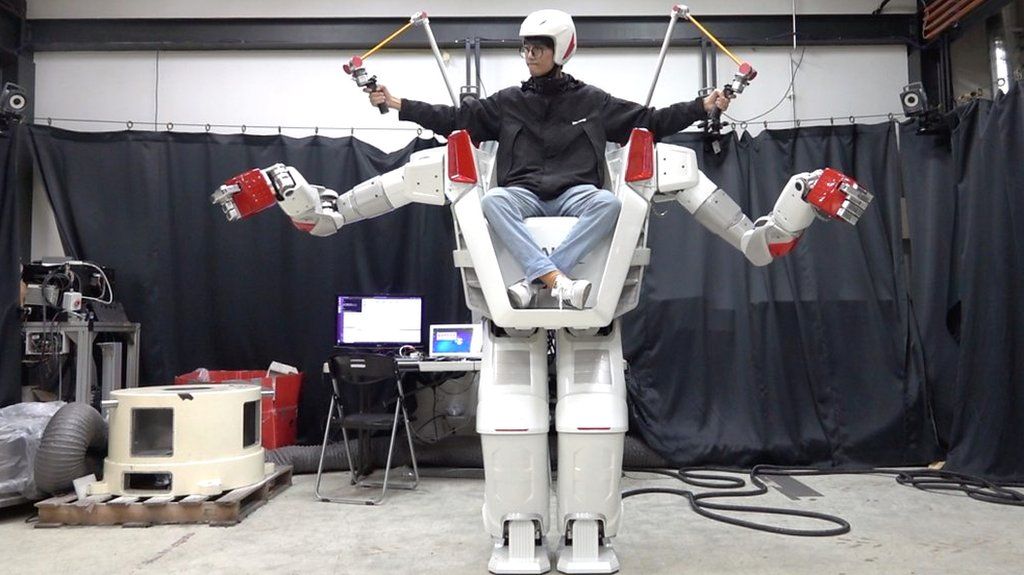 Robot giant FX-2 is ridden by human pilots