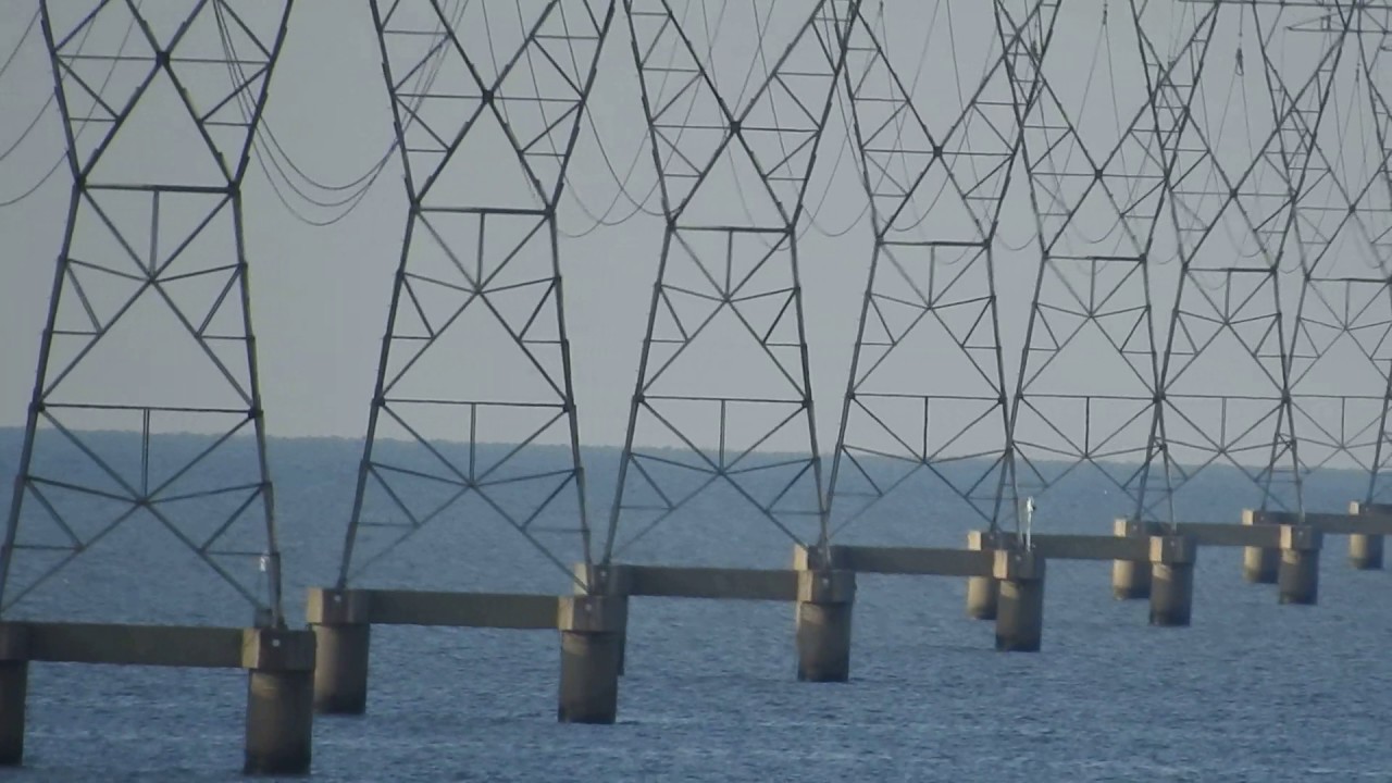Driving East To West Past Lake Pontchartrain Transmission Lines (Zoom In/Out) – (Debunk Flat Earth)
