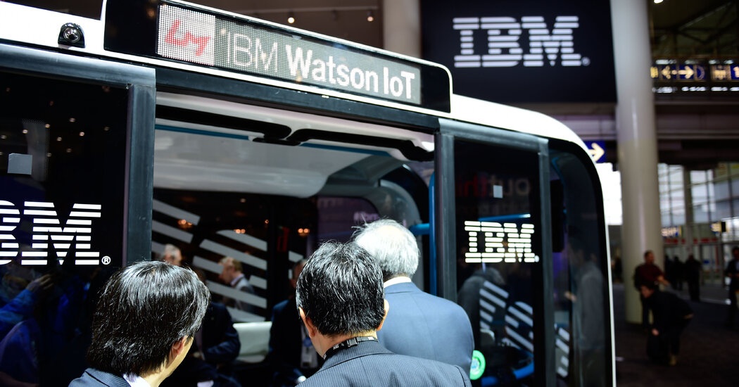 IBM, Seeing Its Future in the Cloud, Breaks Off I.T. Unit