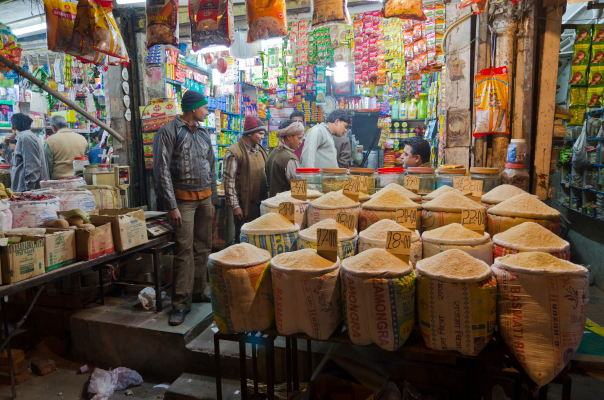 From India’s richest man to Amazon and 100s of startups: The great rush to win neighborhood stores – TechCrunch