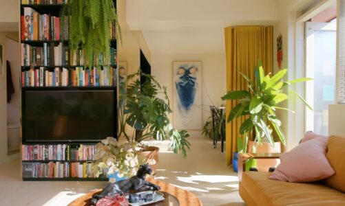 NEVER TOO SMALL Sydney Art Studio + Small Apartment – 49sqm/419sqft