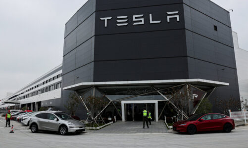 Investors Fret Over Tesla’s $25 Billion A.I. Bet